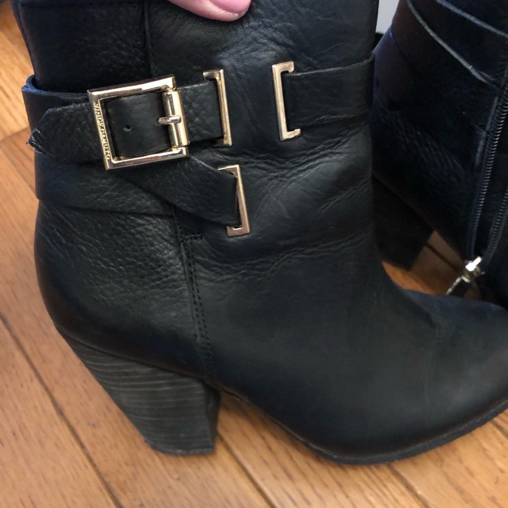 Vince Camuto boots size 6